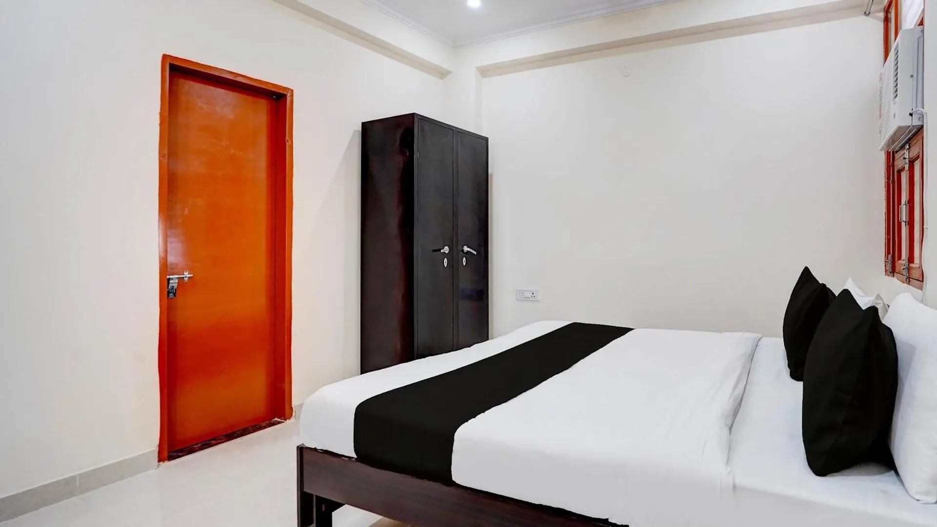 Hotel O Star Stays 구르가온 4*,  인도